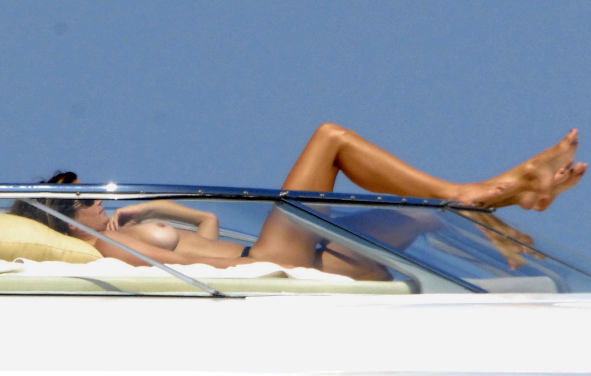 16P Cindy Crawford topless sunbathing on a yacht at French Riviera