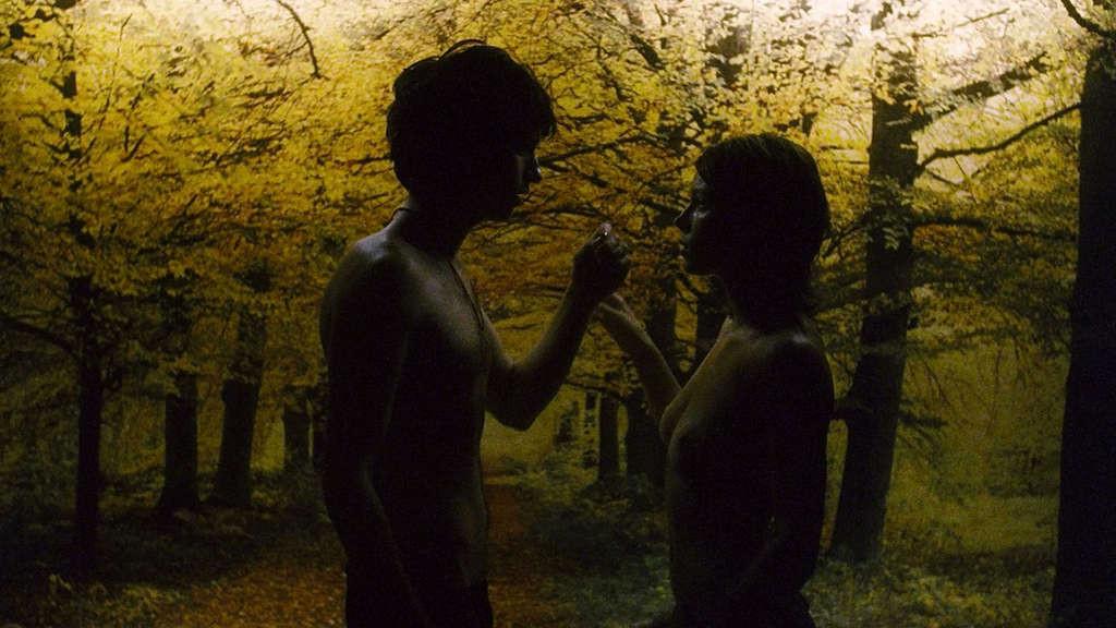 10P Jessica Biel tits and ass exposed in her movie Powder Blue