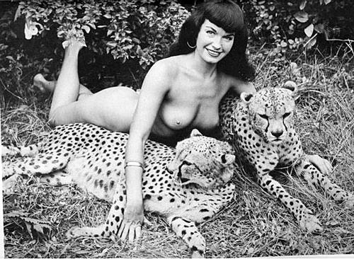 7P Bettie Page showing their super sexy ravishing body and pick