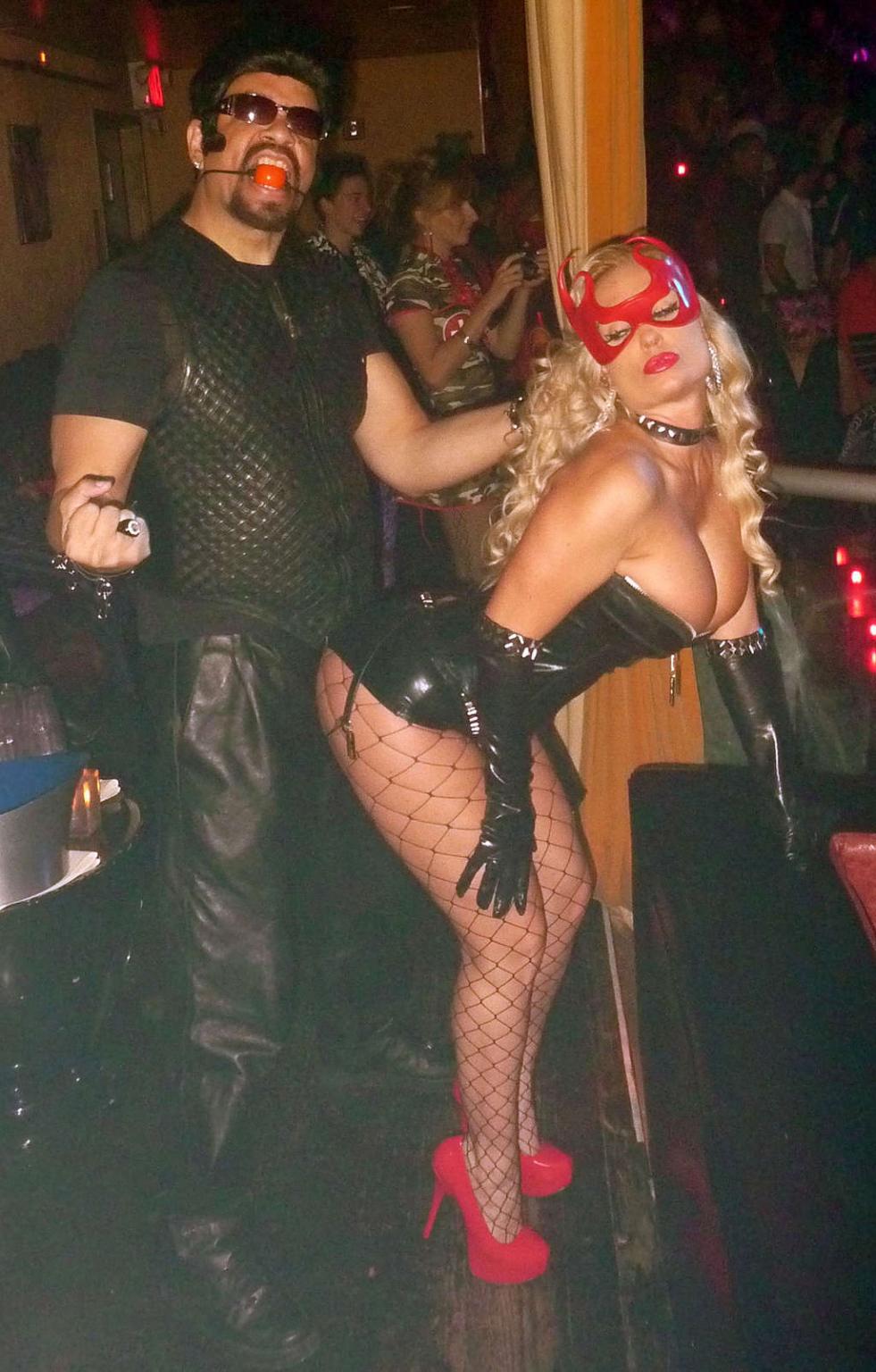 16P Nicole Coco Austin exposing her nice ass in thong on boat