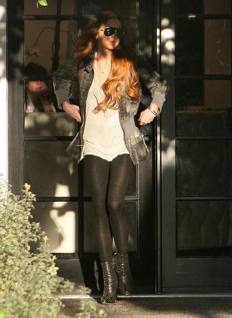15P Lindsay Lohan sexy legs in black stockings