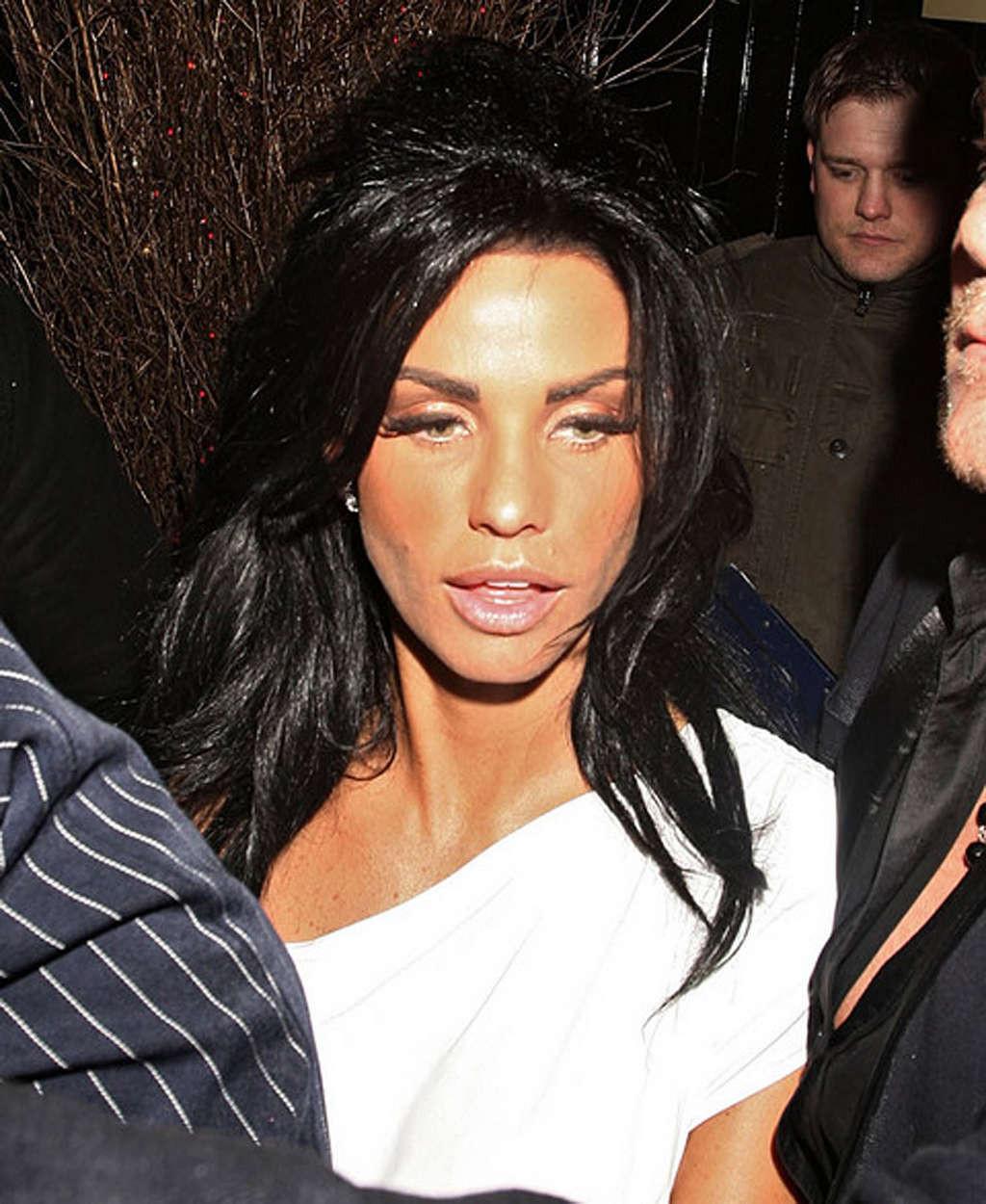 16P Katie Price showing her huge tits and sexy ass while she is drunk