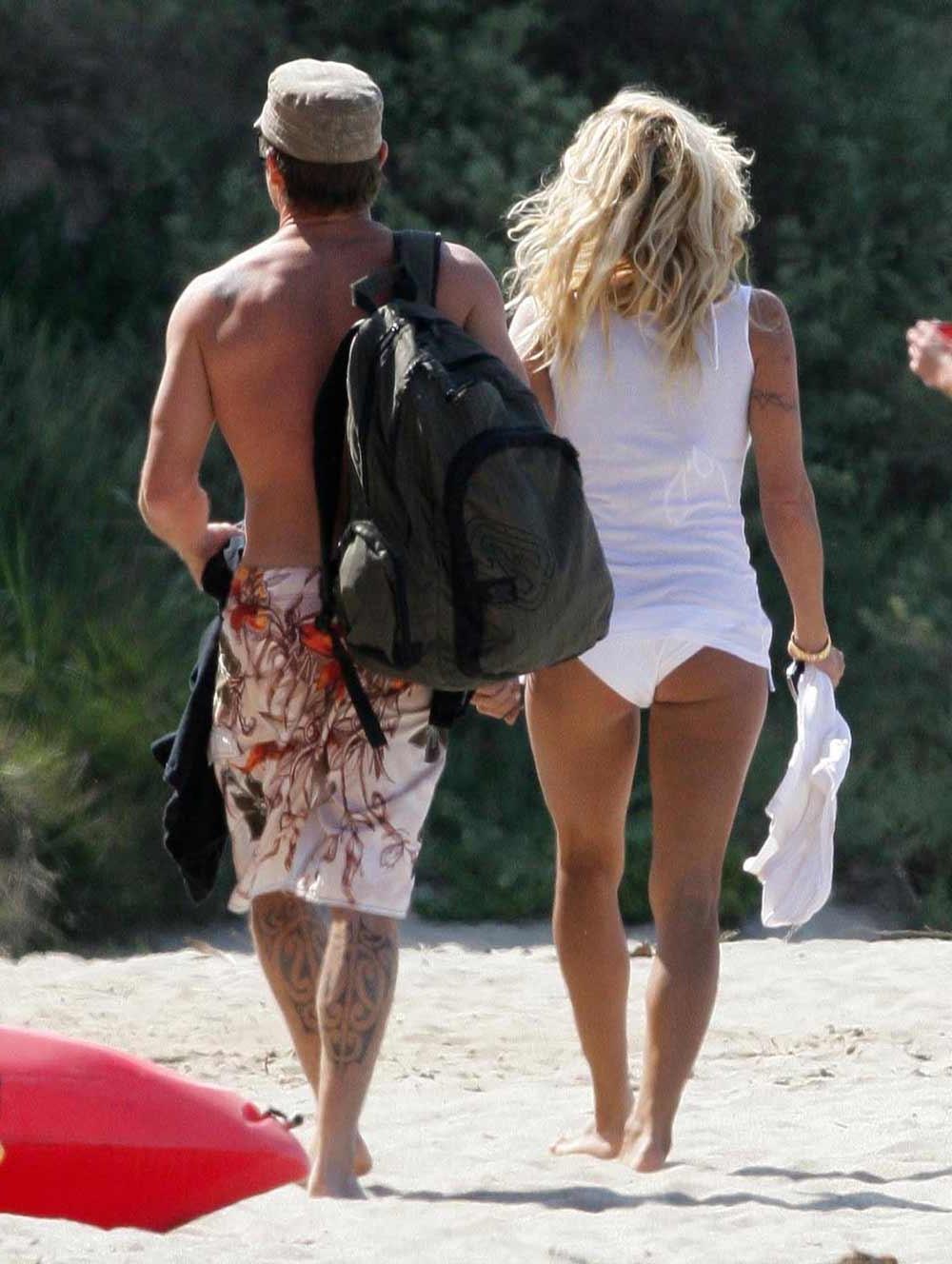 15P Pamela Anderson milf that still have nice ass