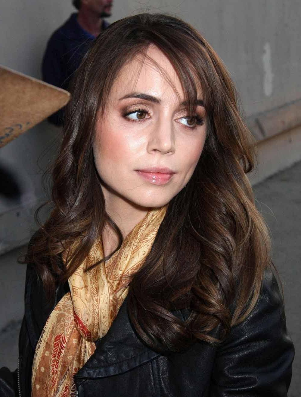 15P Eliza Dushku posing amazingly hot in lingerie