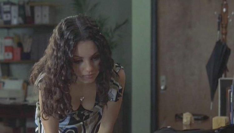 15P Mila Kunis  big boob cleavage in blue bra