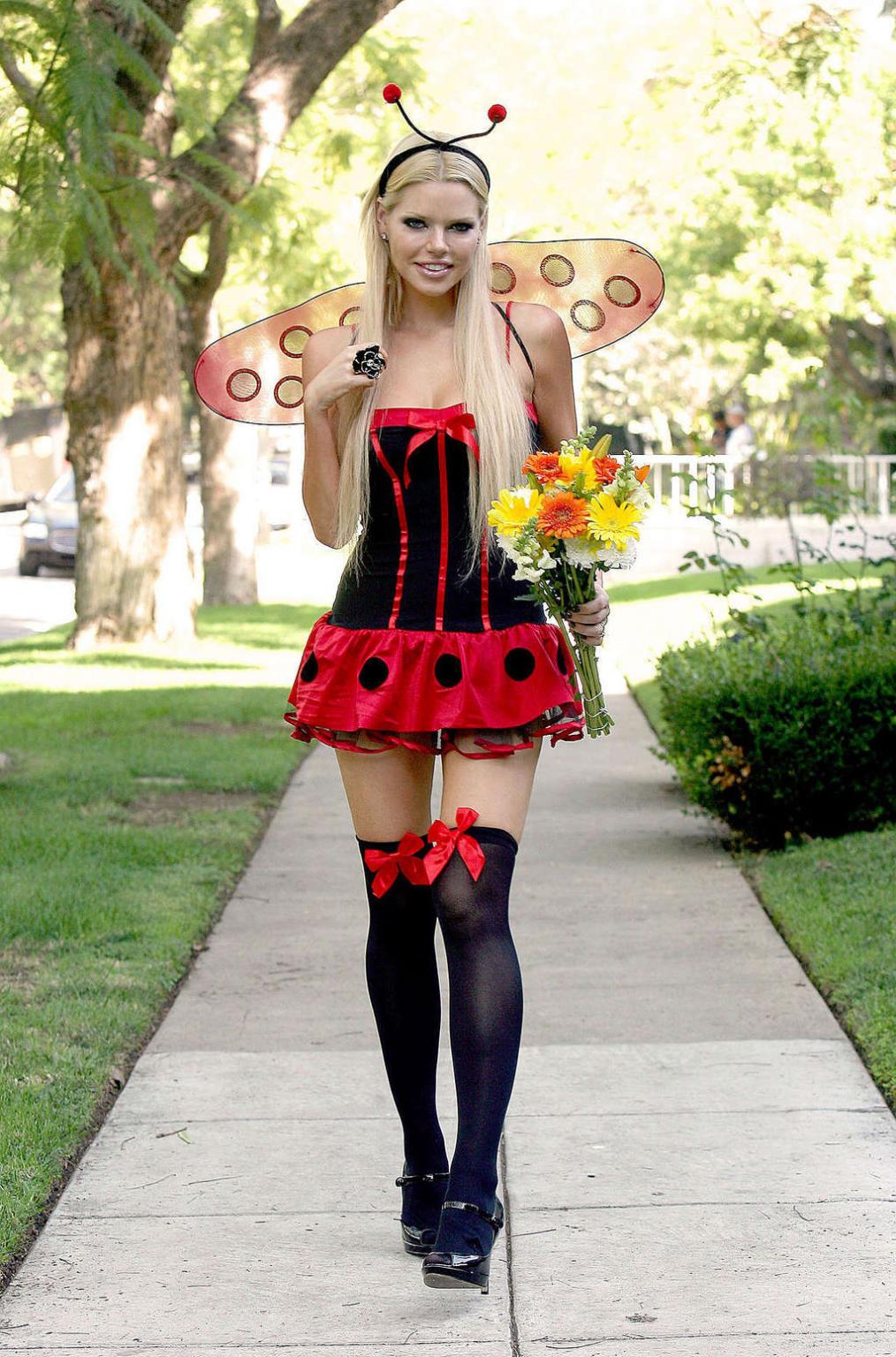 16P Sophie Monk exposing her nice tits to paparazzi and posing sexy in helloween cos