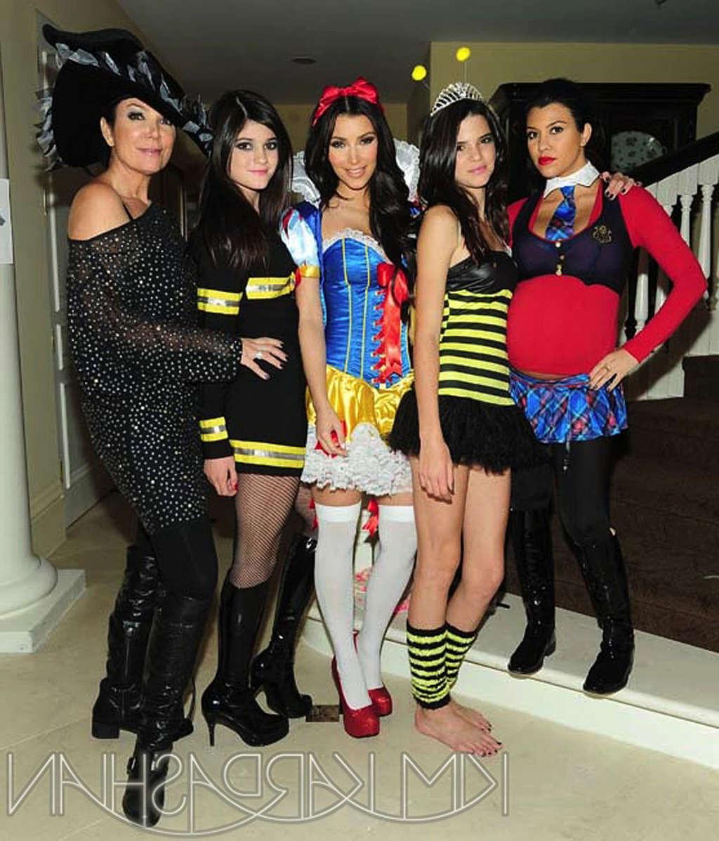 16P Kim Kardashian looking sexy in helloween costume and showing her tits
