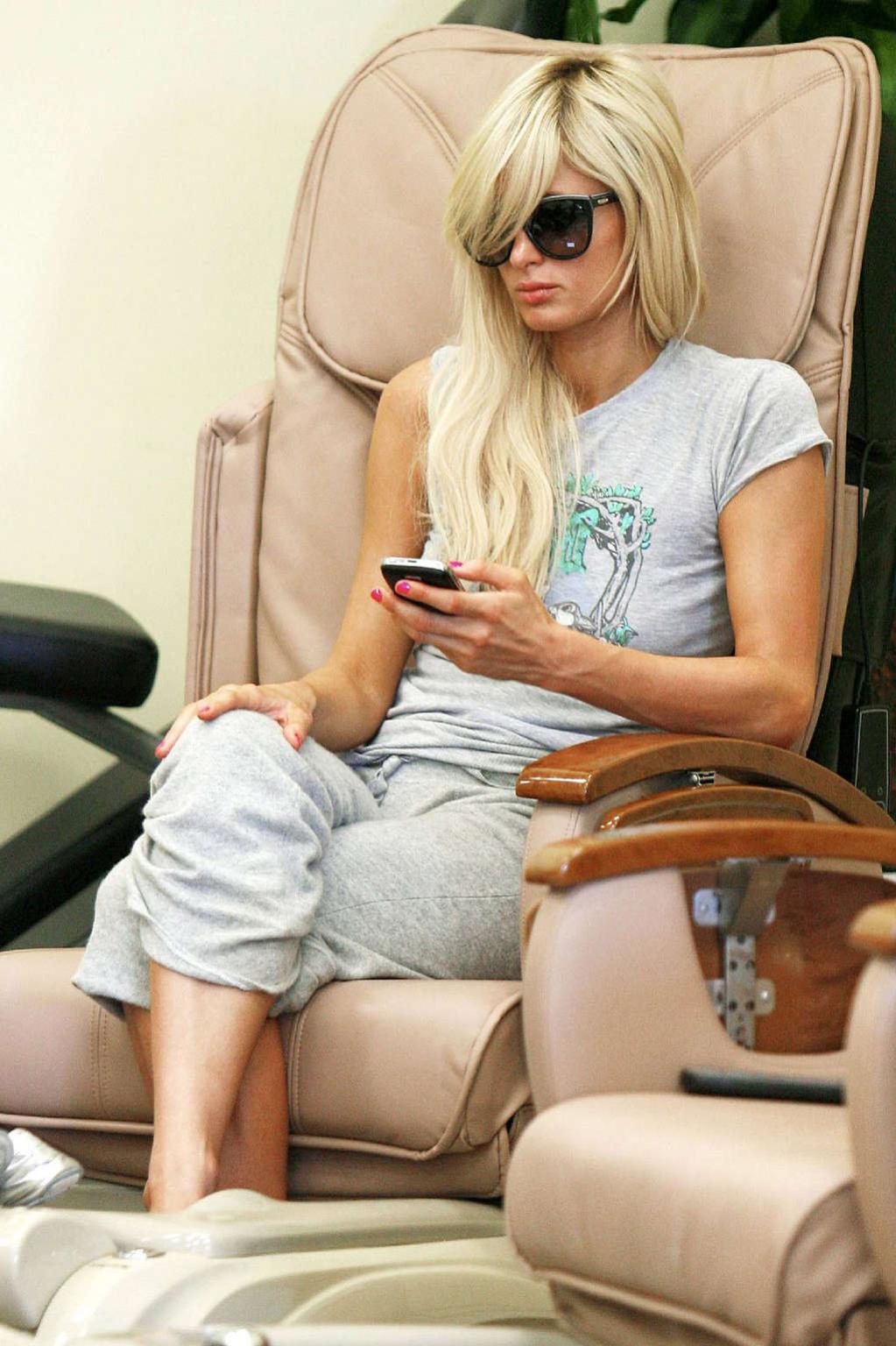 16P Paris Hilton looking hot in helloween costume and show tits and pussy