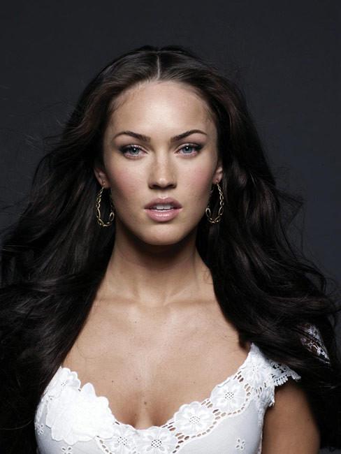 16P Megan Fox gorgeous tease posing in sexy dress