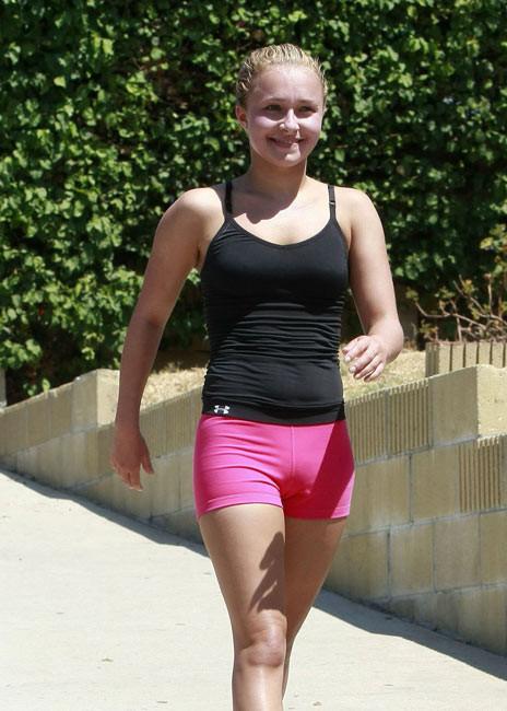 16P Hayden Panettiere sexiest body in skimpy shorts