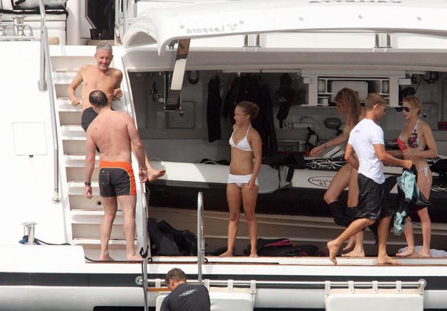 16P Hayden Panettiere sexiest body in skimpy shorts