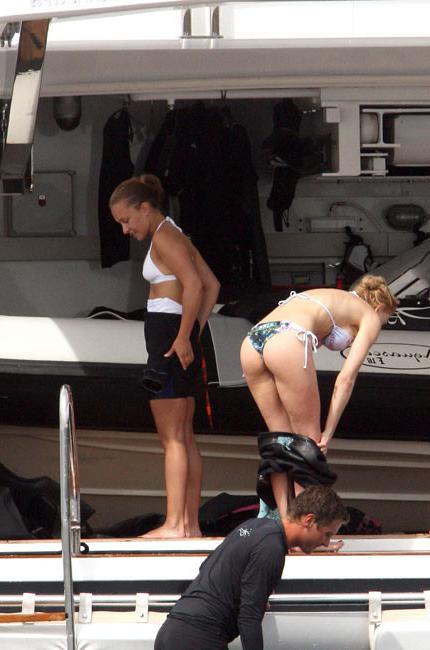 16P Hayden Panettiere sexiest body in skimpy shorts