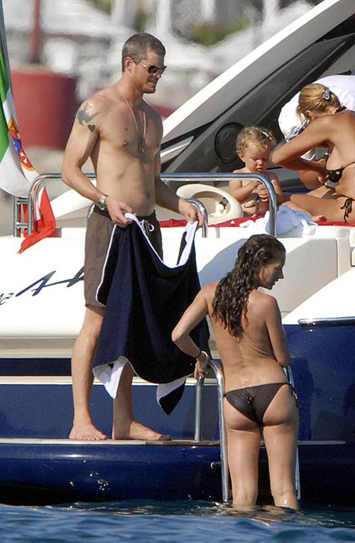 10P Rebecca Gayheart exposing her nice and huge tits on boat paparazzi pictures