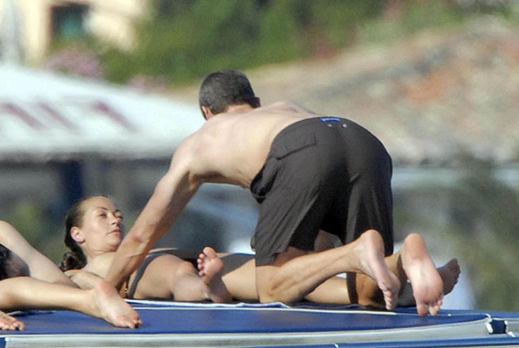 10P Rebecca Gayheart exposing her nice and huge tits on boat paparazzi pictures
