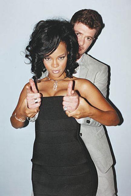 15P Rihanna showing her very sexy body