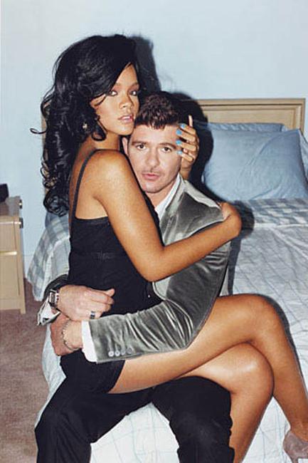 15P Rihanna showing her very sexy body