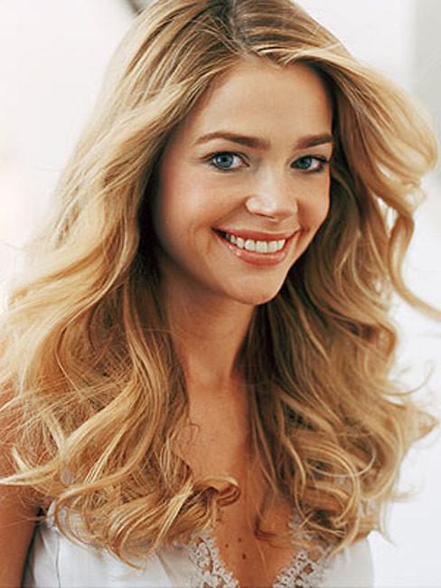 15P Denise Richards hot nude body and shaved pussy