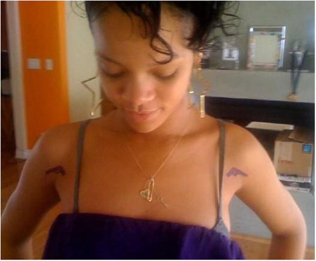15P Rihanna nude pictures of her stunning ebony body