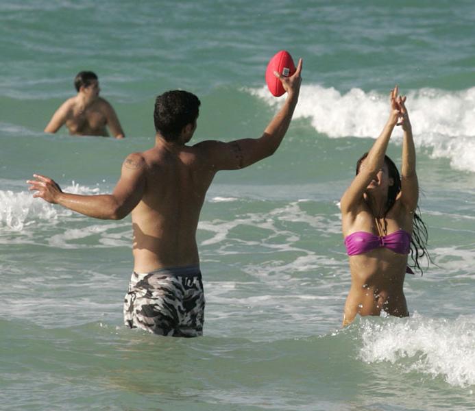 16P Jessica Alba in bikini enjoys a game of football paparazzi pics