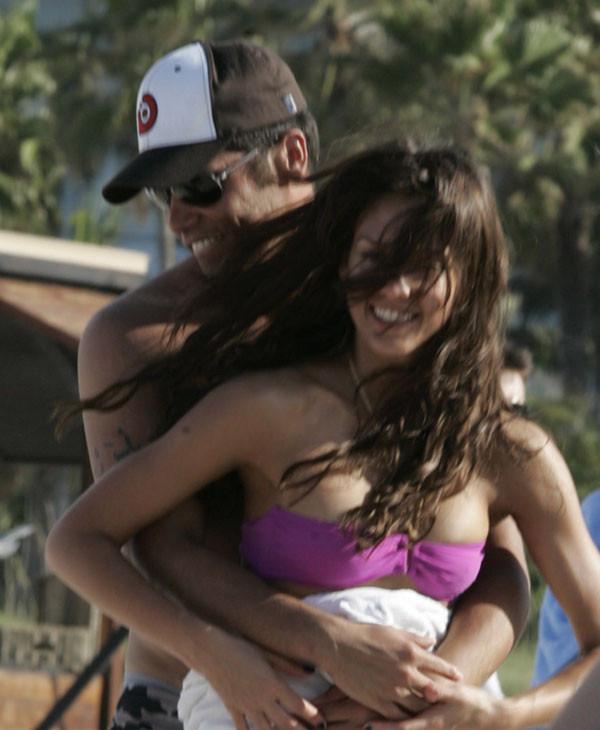 16P Jessica Alba in bikini enjoys a game of football paparazzi pics