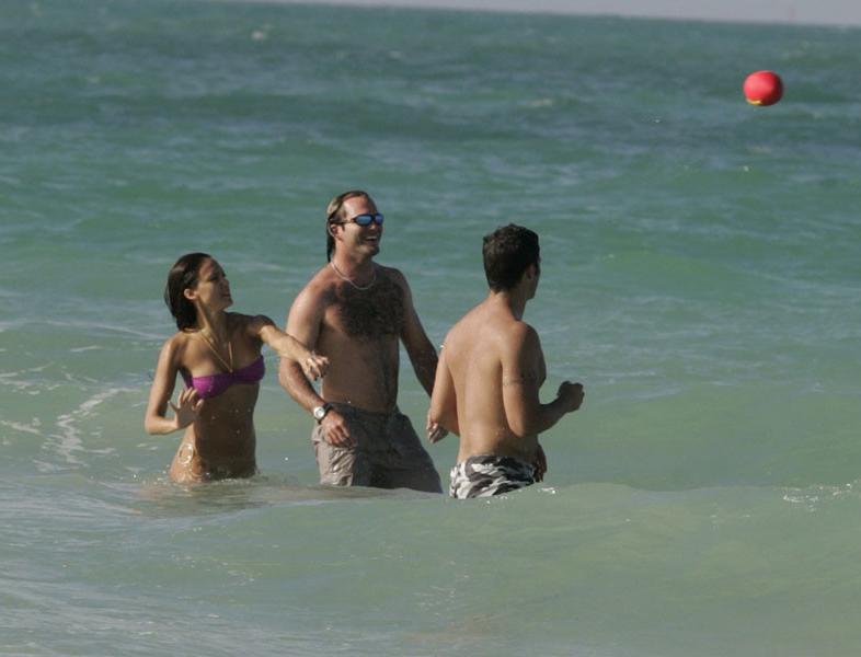 16P Jessica Alba in bikini enjoys a game of football paparazzi pics