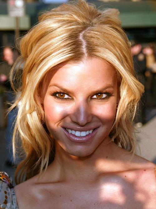 16P Jessica Simpson nipple slip and swimsuit paparazzi pictures