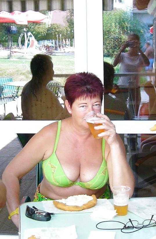 25P Swimsuit MILFS and GILFS