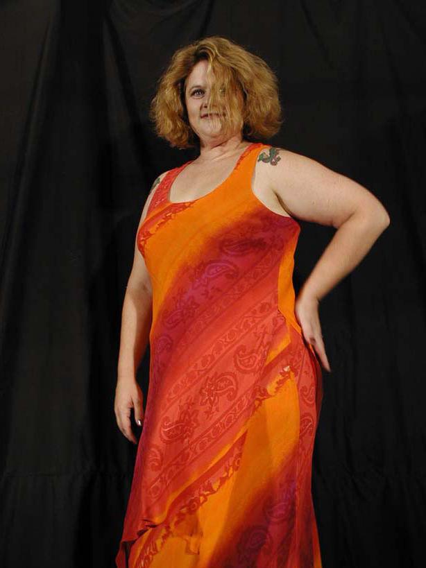 20P Horny mature bbw loves strip teasing and posing in a dress