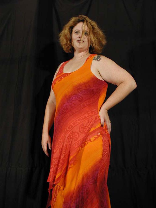 20P Horny mature bbw loves strip teasing and posing in a dress