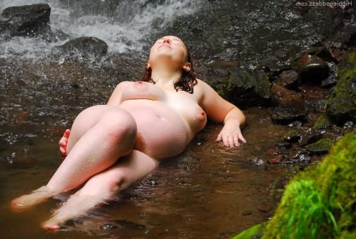 15P Pregnant Earth Mama Splashing Nude in Forest Stream