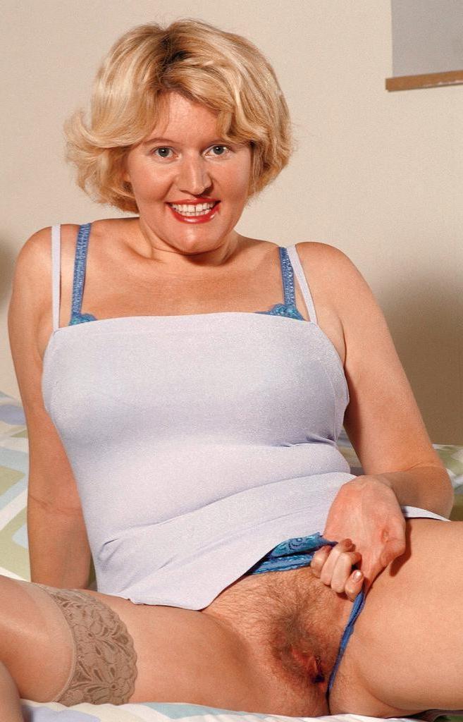 20P Fat milf sensual striptease