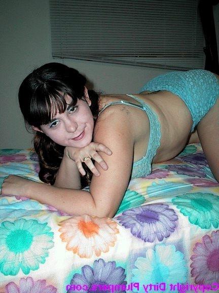 16P Chubby teen showing her sexy curvy body