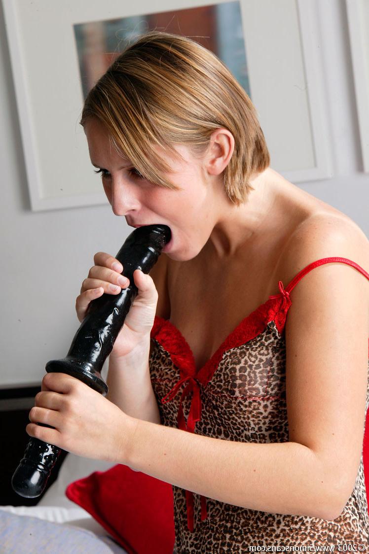 16P sexy teen pussy takes big black dildo