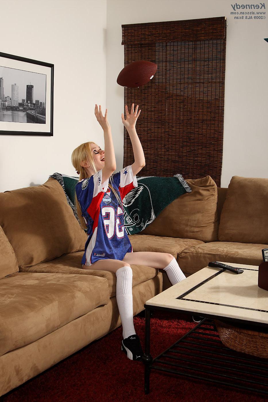 15P Football Fan Kennedy with two Vibrators