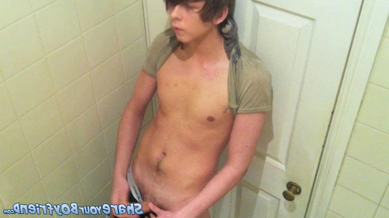 15P Live web cam with big dick boys!