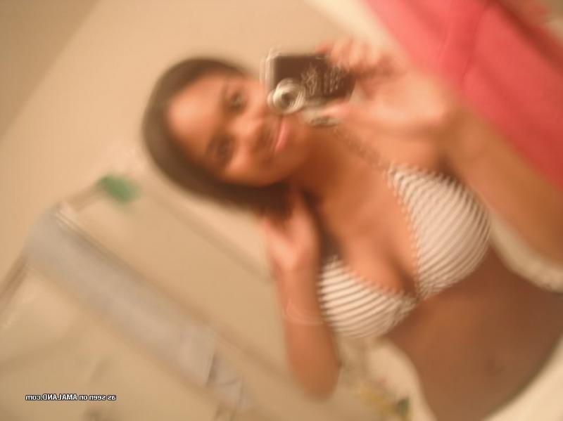 10P Sexy busty teen selfshooting in a bikini at home
