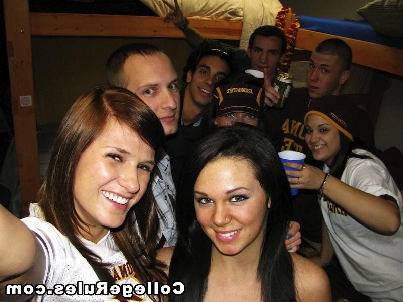 16P Drunk college girls have crazy sex after dorm party