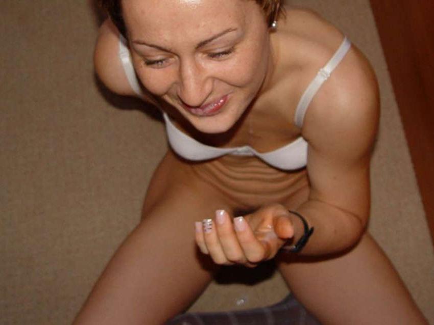 15P Pictures of girlfriends who love getting jizzed