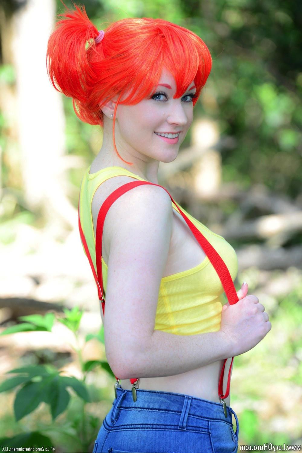 15P Lucy Ohara cosplays