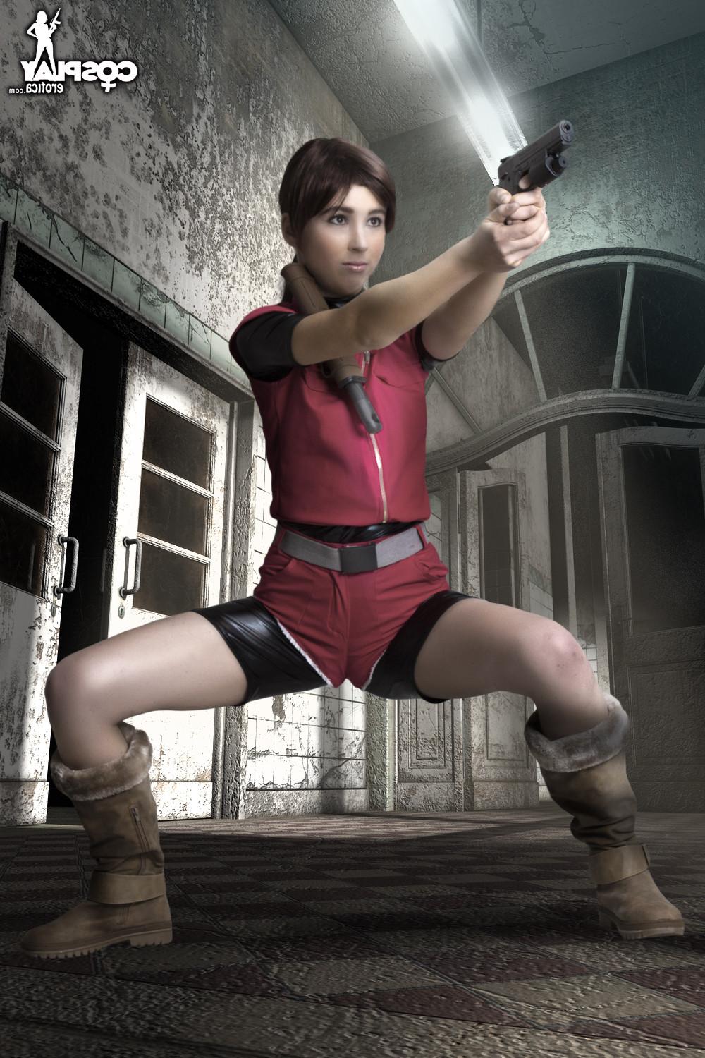 12P Resident Evil cosplay