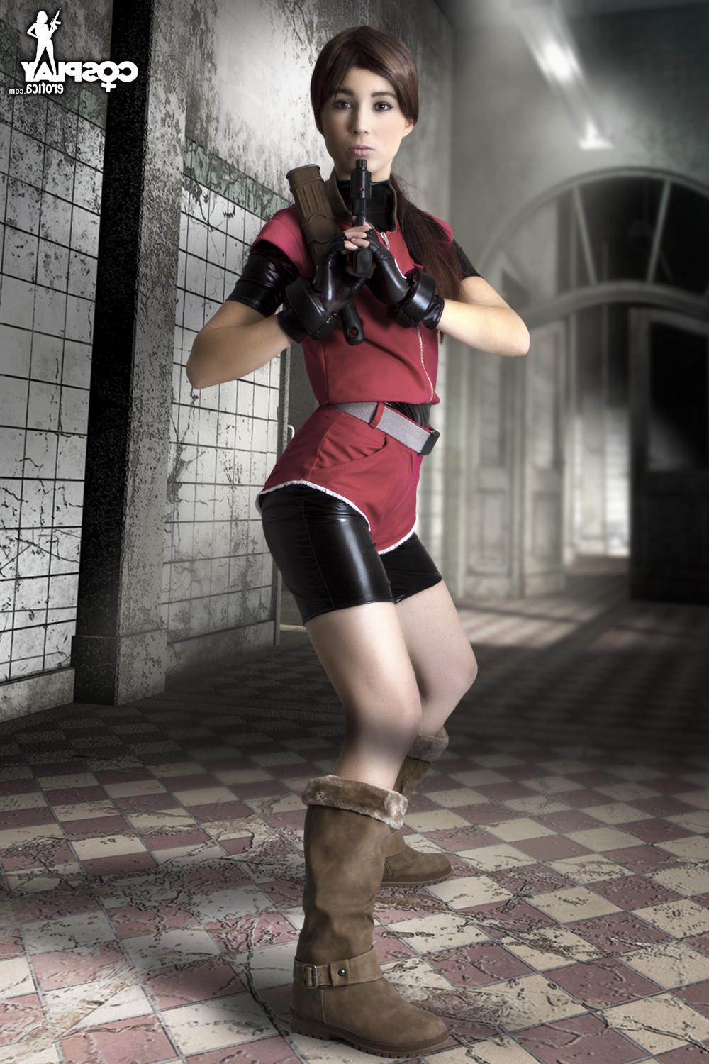 12P Resident Evil cosplay