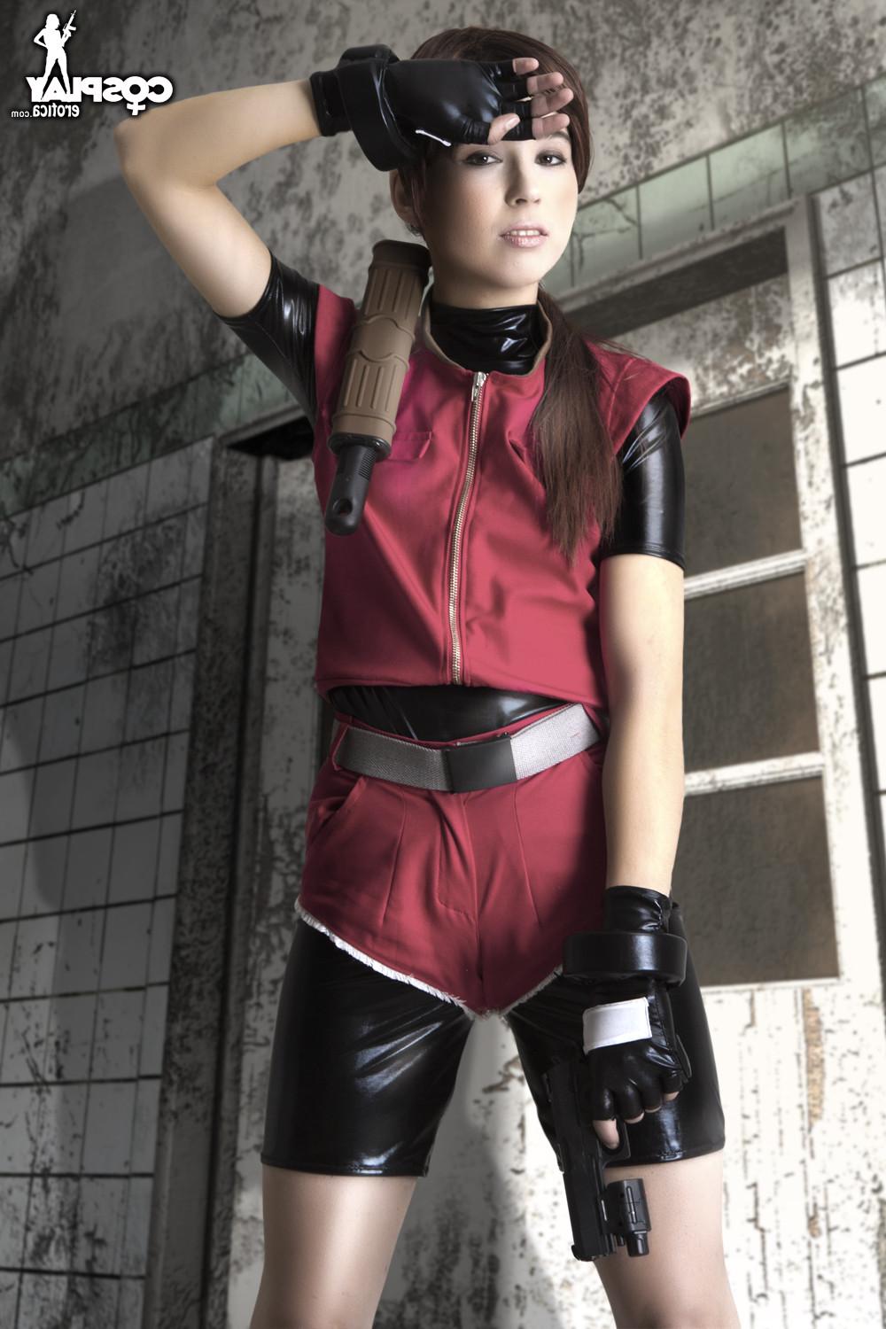 12P Resident Evil cosplay