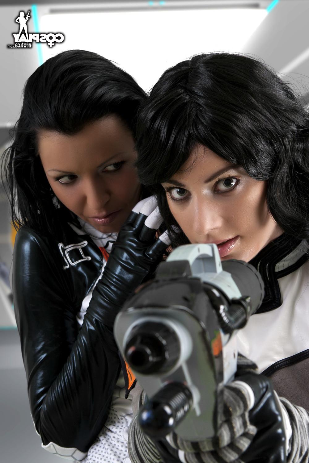 16P Mass Effect cosplay