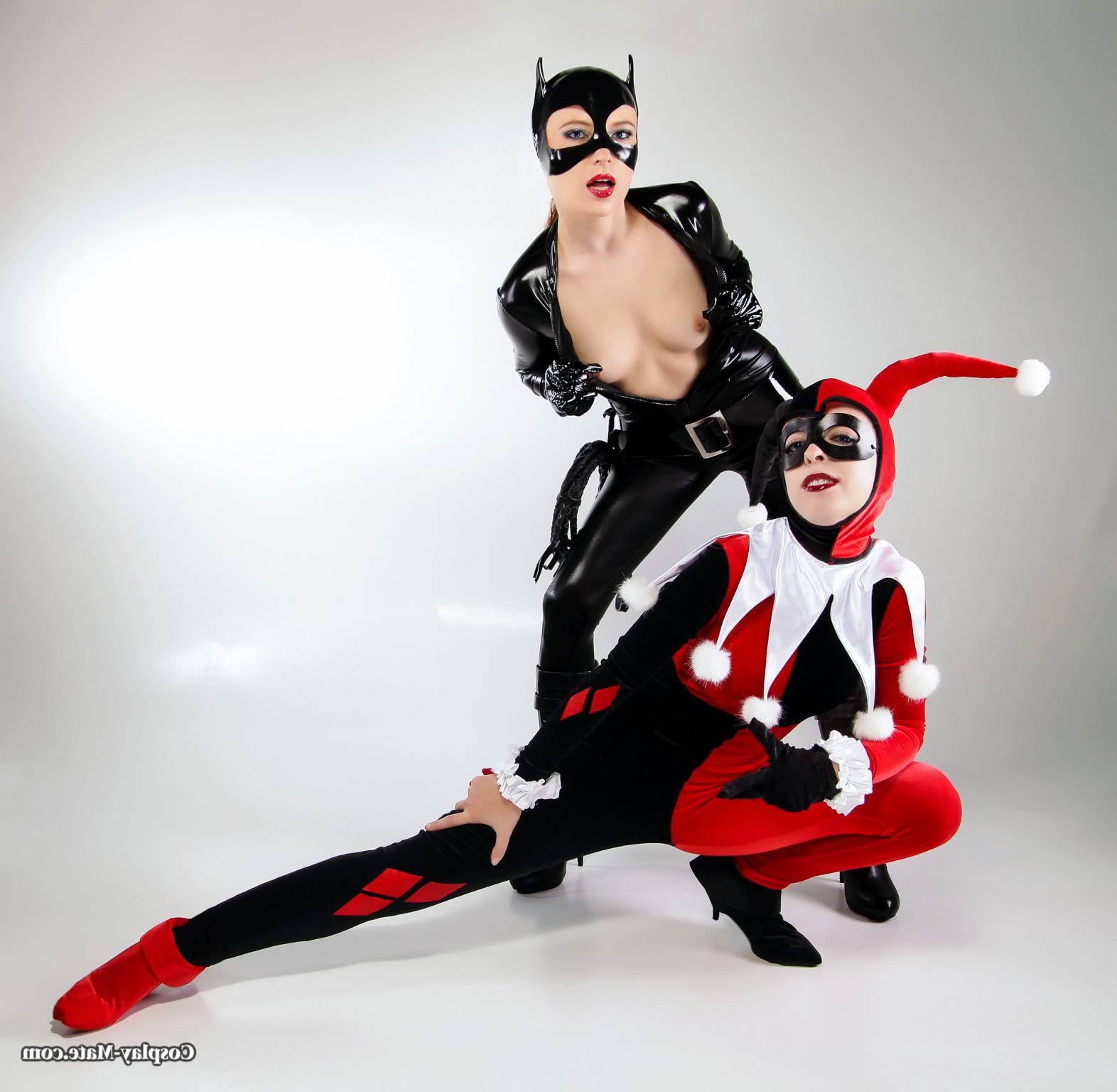 12P Harley Quinn and Catwoman Cosplay