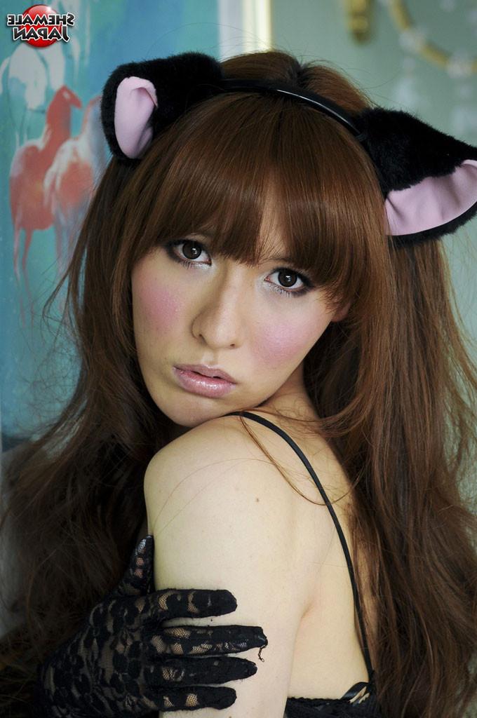 15P Japanese ladyboy cosplay