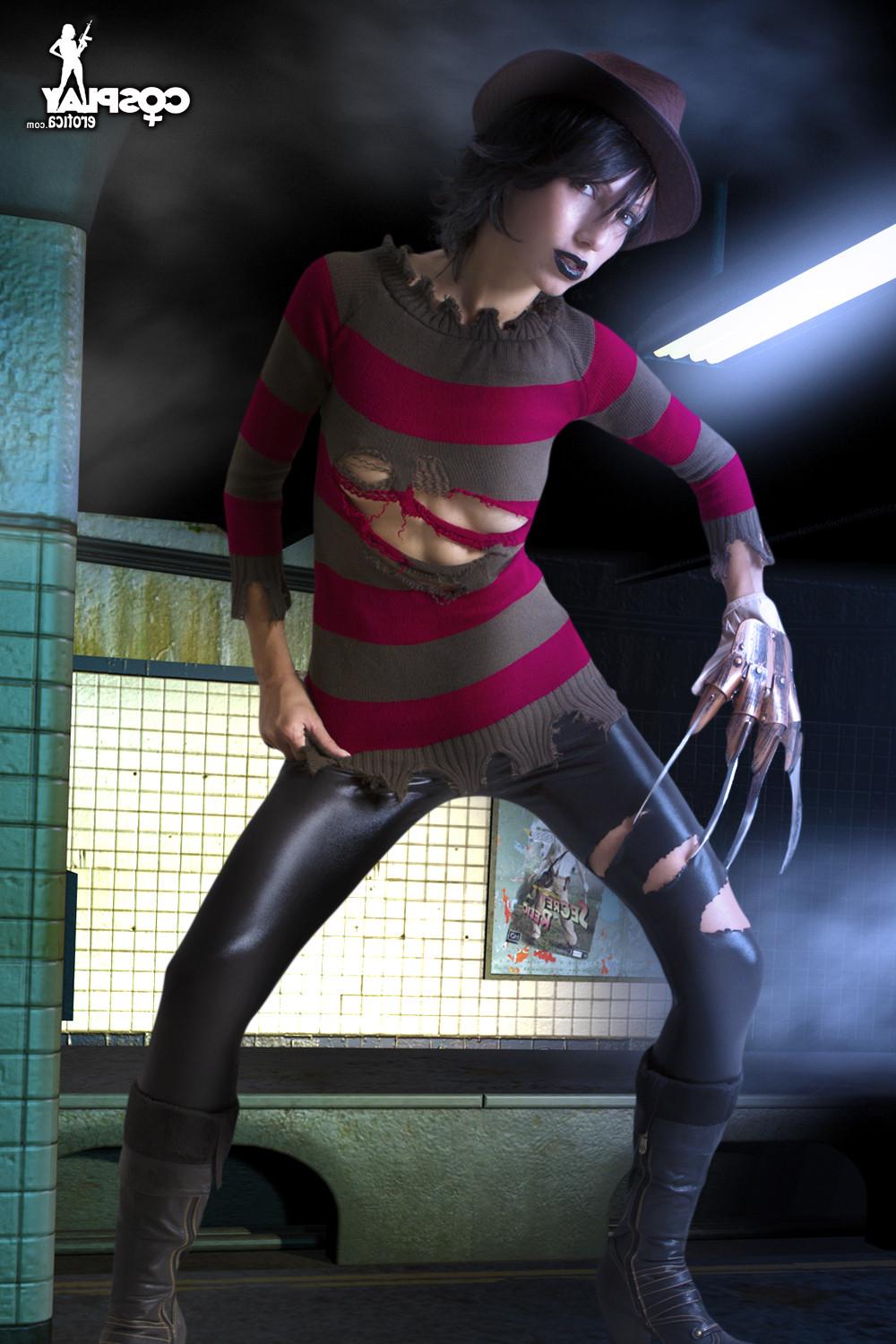 12P Scary teen cosplay