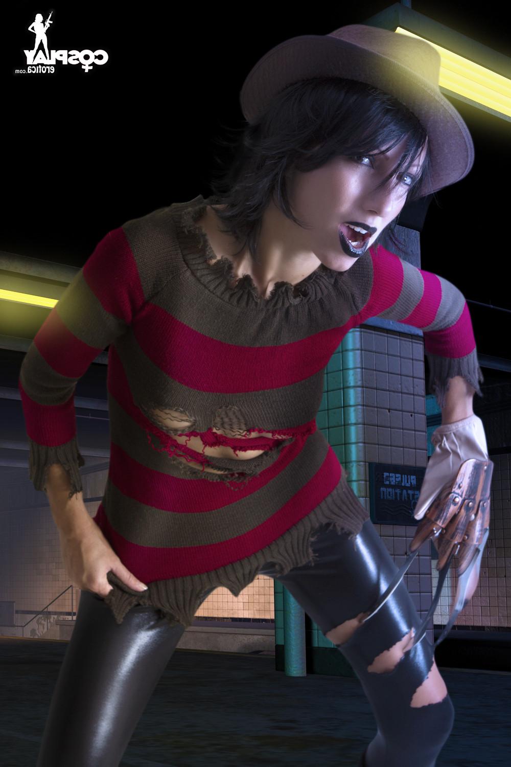 12P Scary teen cosplay