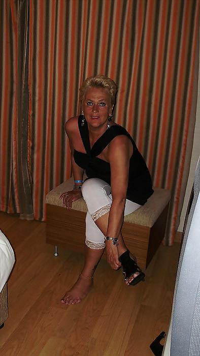 19P My sexy mother en girl. please dirty comments