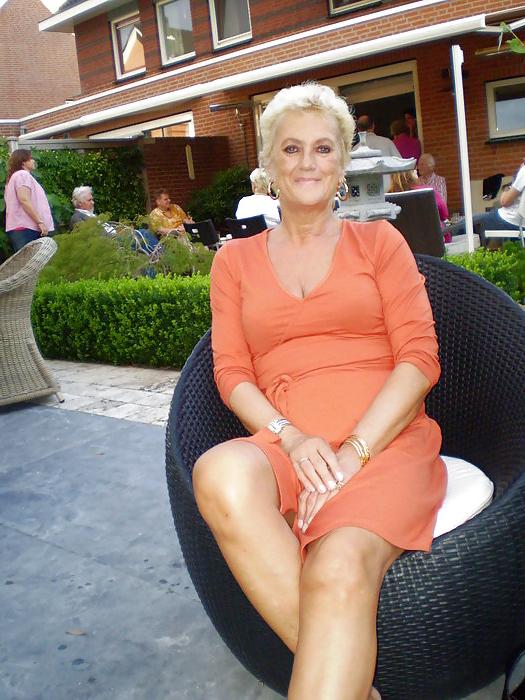 19P My sexy mother en girl. please dirty comments