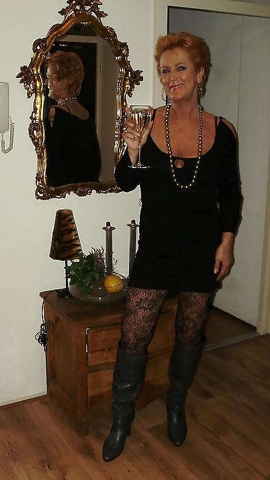 19P My sexy mother en girl. please dirty comments